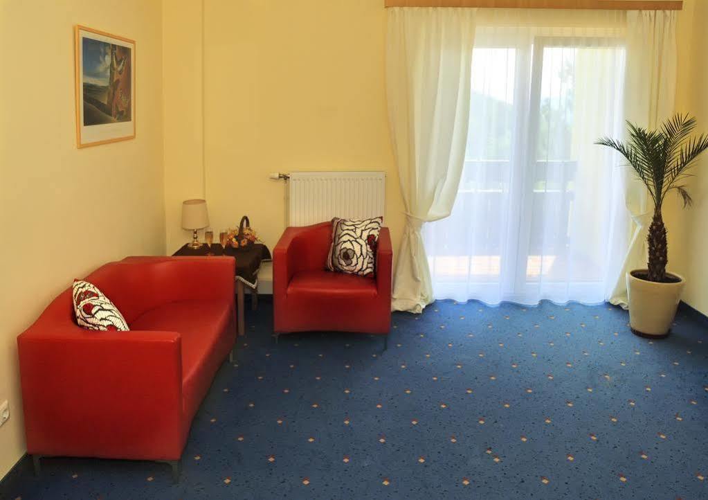 Bellis Hotel Sankt Urban Kültér fotó
